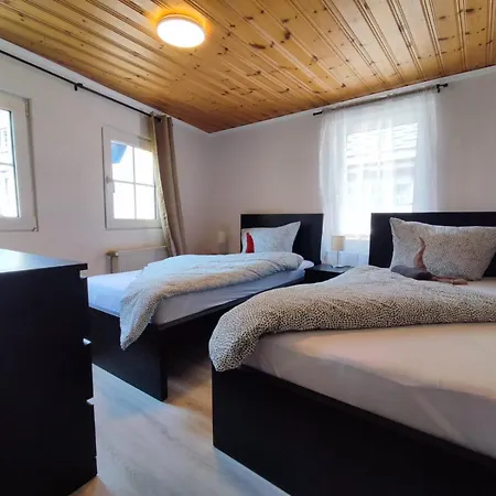 Innenstadt Mit Dachterasse, Grill, Bis 8 Personen, 3 Sz