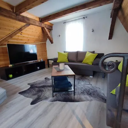 Innenstadt Mit Dachterasse, Grill, Bis 8 Personen, 3 Sz