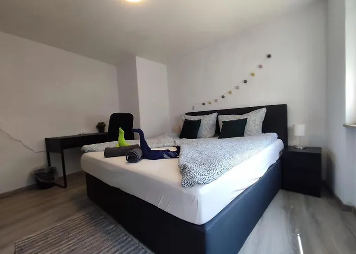 Innenstadt Mit Dachterasse, Grill, Bis 8 Personen, 3 Sz アパート コッヘム